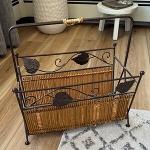 VINTAGE PIER 1 IMPORTS MAGAZINE HOLDER